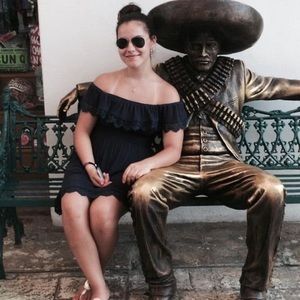 Meet your Posher, Mirela